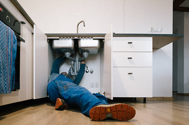 Professional Plumbing technician working in Dunfermline, IL